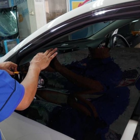 ร้านติดฟิล์มรถยนต์ V-KOOL ศรีนครินทร์